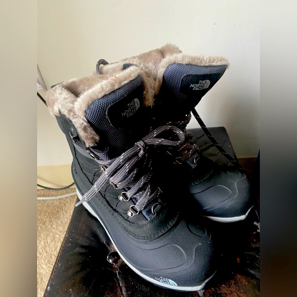 The North Face boots size 7.5 women’s